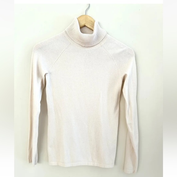 B.P. Turtleneck Sweater Top In Cream White, Size Juniors Size S - Picture 3 of 5